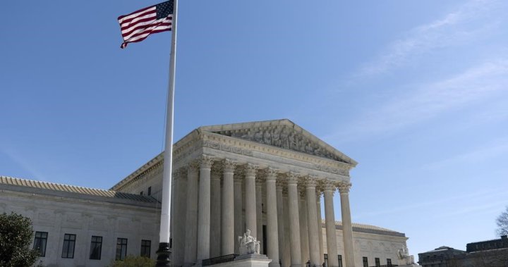 Man dies after setting himself on fire in front of U.S. Supreme Court