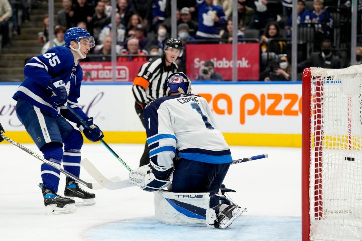 Jets blow early two-goal lead in 7-3 loss in Toronto