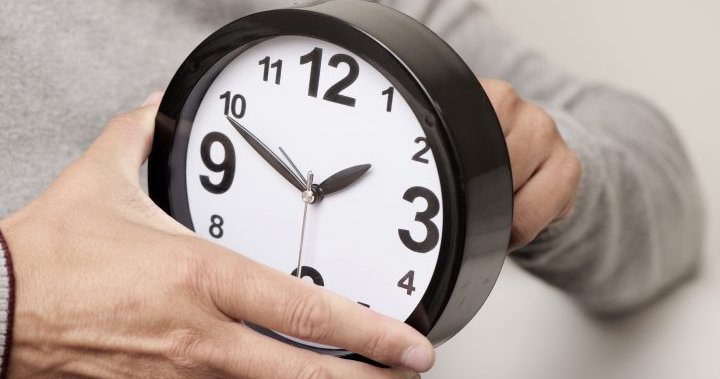 Daylight saving time 2022: Here’s when to turn your clocks back this month