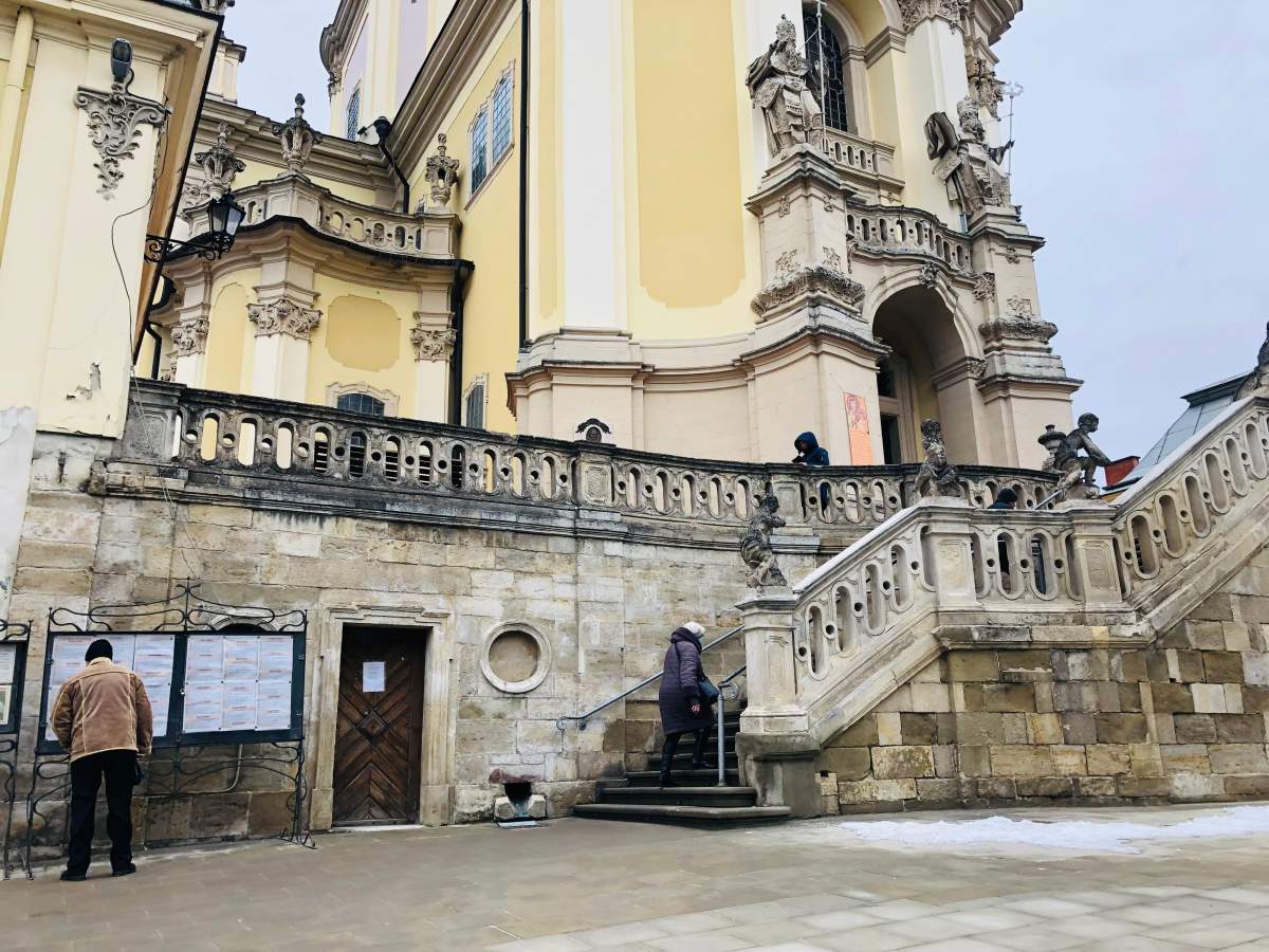 Worshippers arrive for mass at St. George’s Cathedral, Lviv, March 6, 2022.