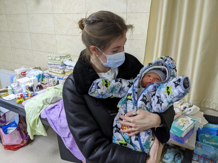 An 8-day-old Canadian boy named Aari was rescued from the Ukrainian capital Kyiv.