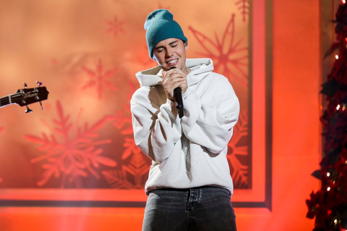 Justin Bieber at the 23rd Annual A Home For The Holidays At The Grove