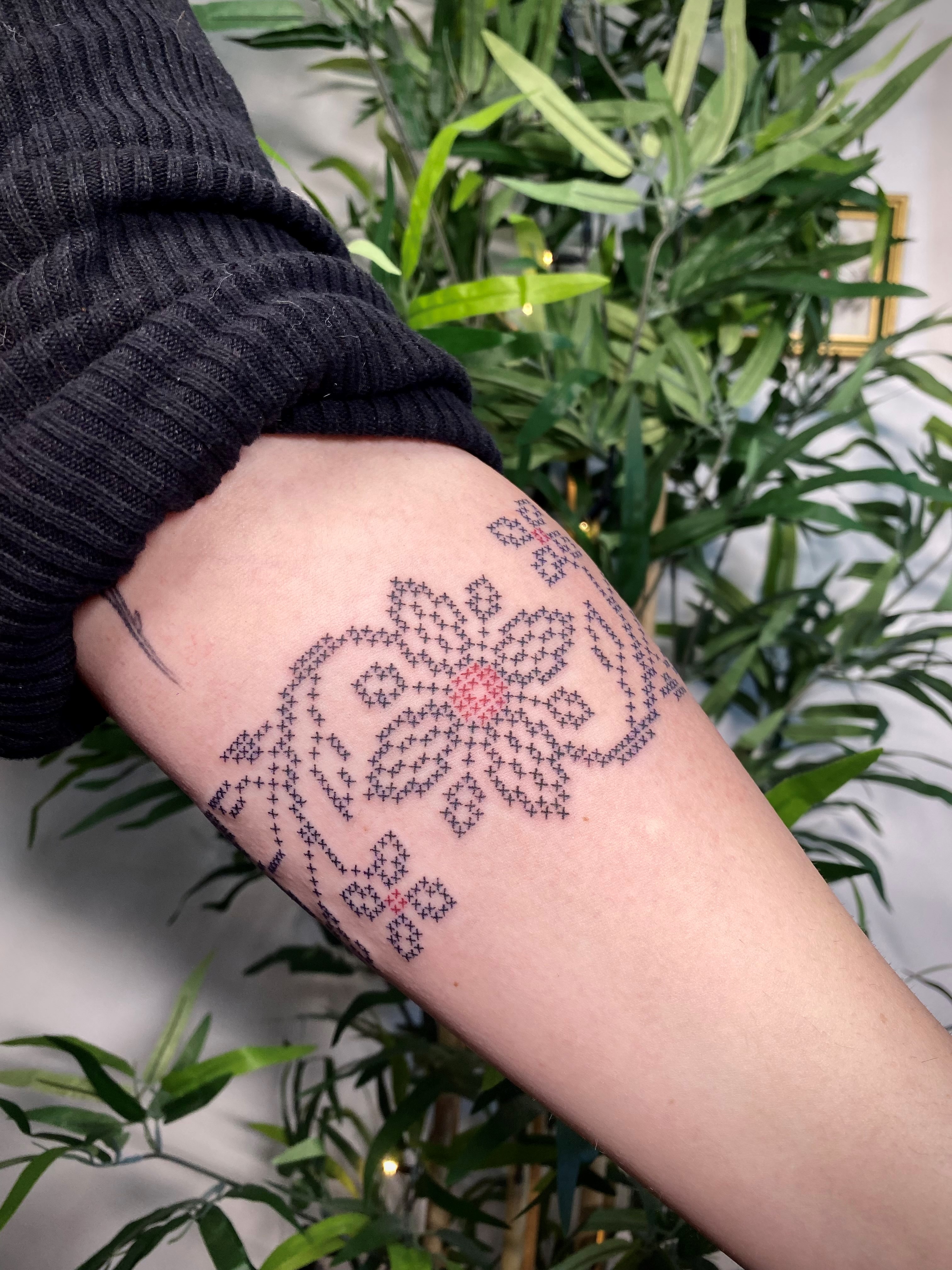 Details 76+ ukrainian pattern tattoo latest - thtantai2