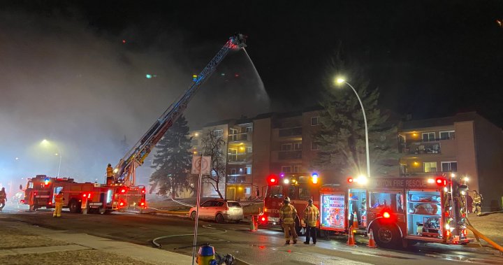 Edmonton building fire sends 4 to hospital, causes ‘extensive structural damage’