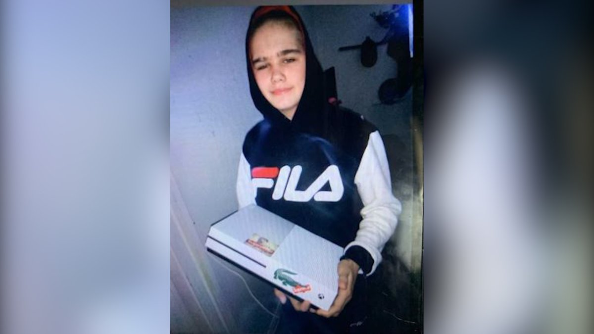 Kingston Police are asking for the public's assistance in finding a missing youth.
