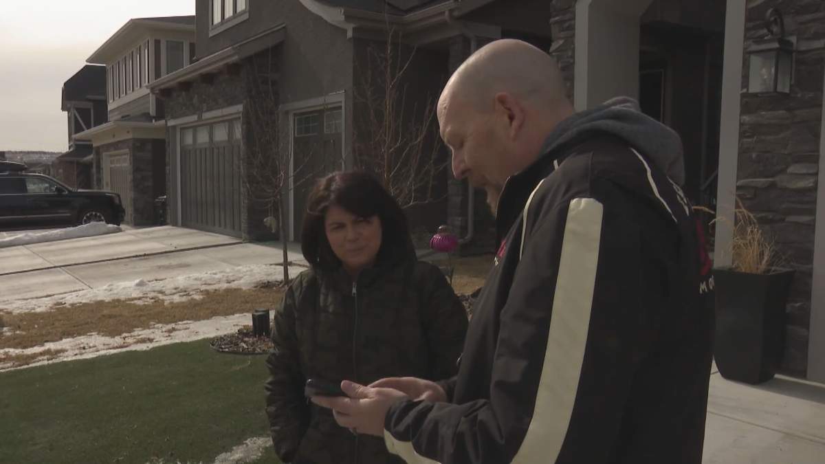 Calgary car seller warns others of suspicious link for vehicle report.