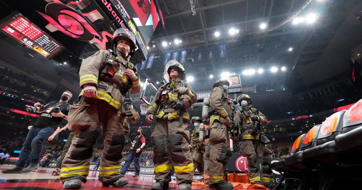 Toronto Raptors-wedstrijd wordt hervat zonder fans nadat Scotiabank Arena is geëvacueerd vanwege brand