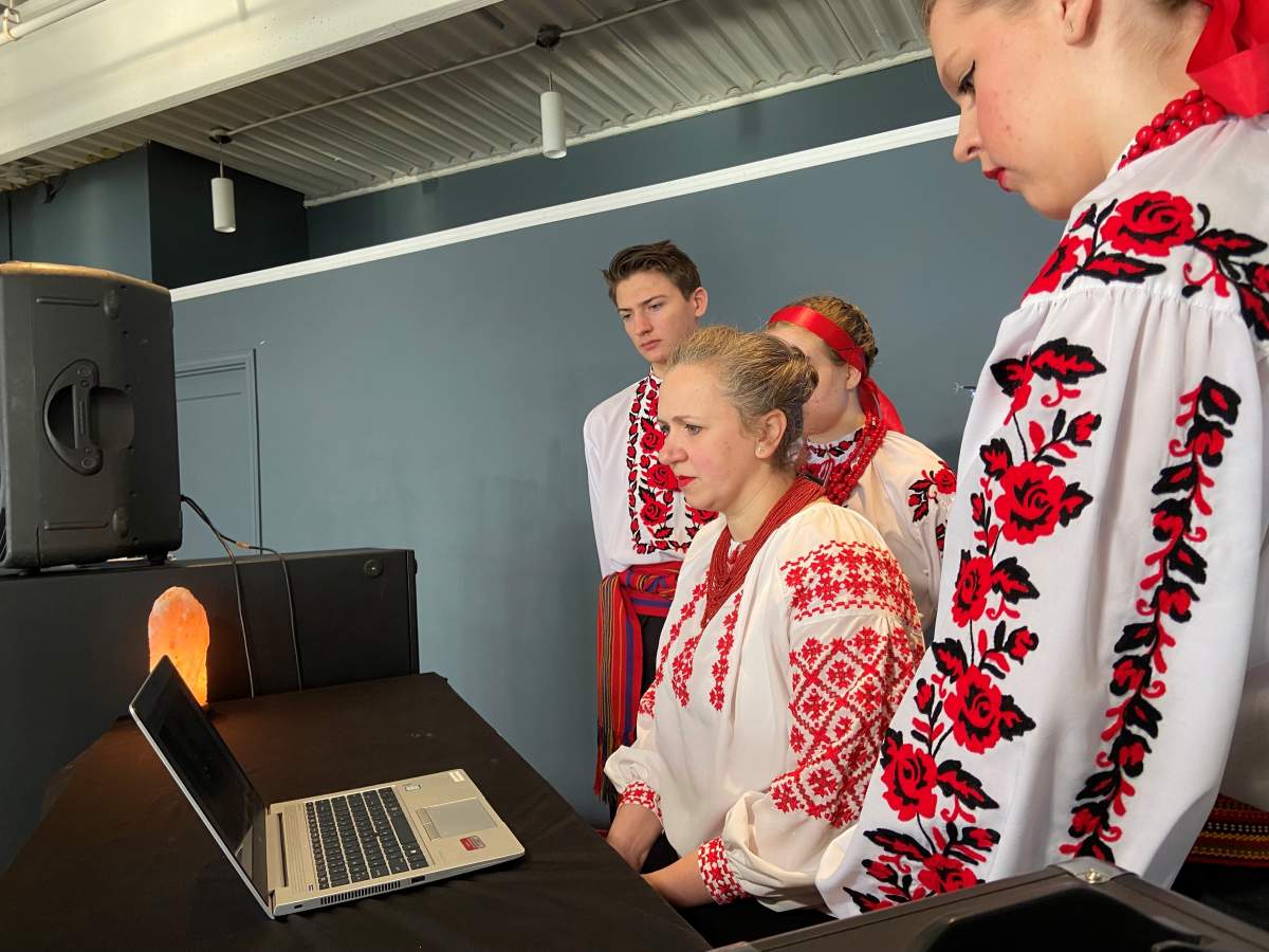 Calgarians with connections to Ukraine watch Zelensky’s speech.