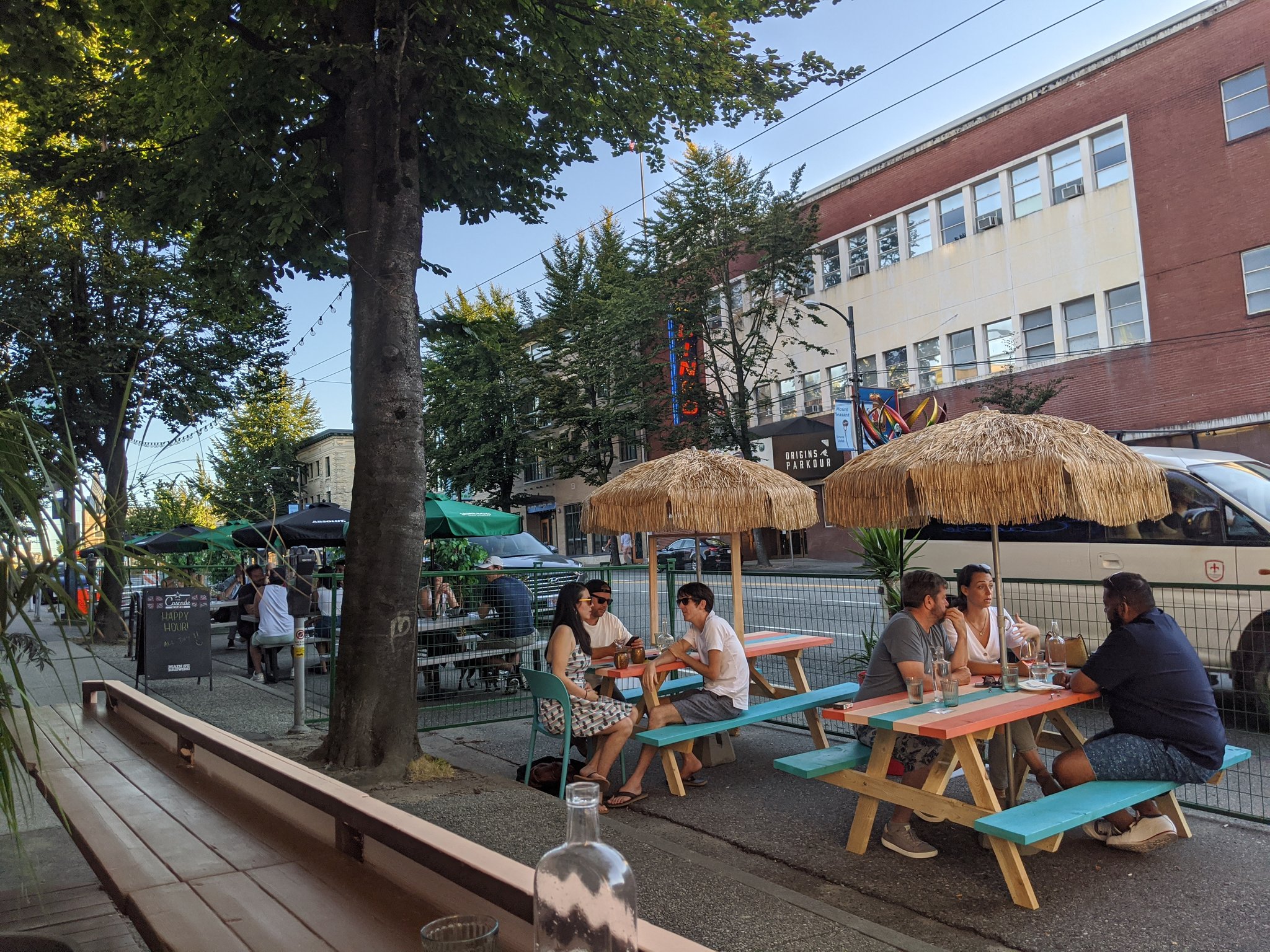 Процесът за издаване на разрешение за вътрешен двор на тротоара