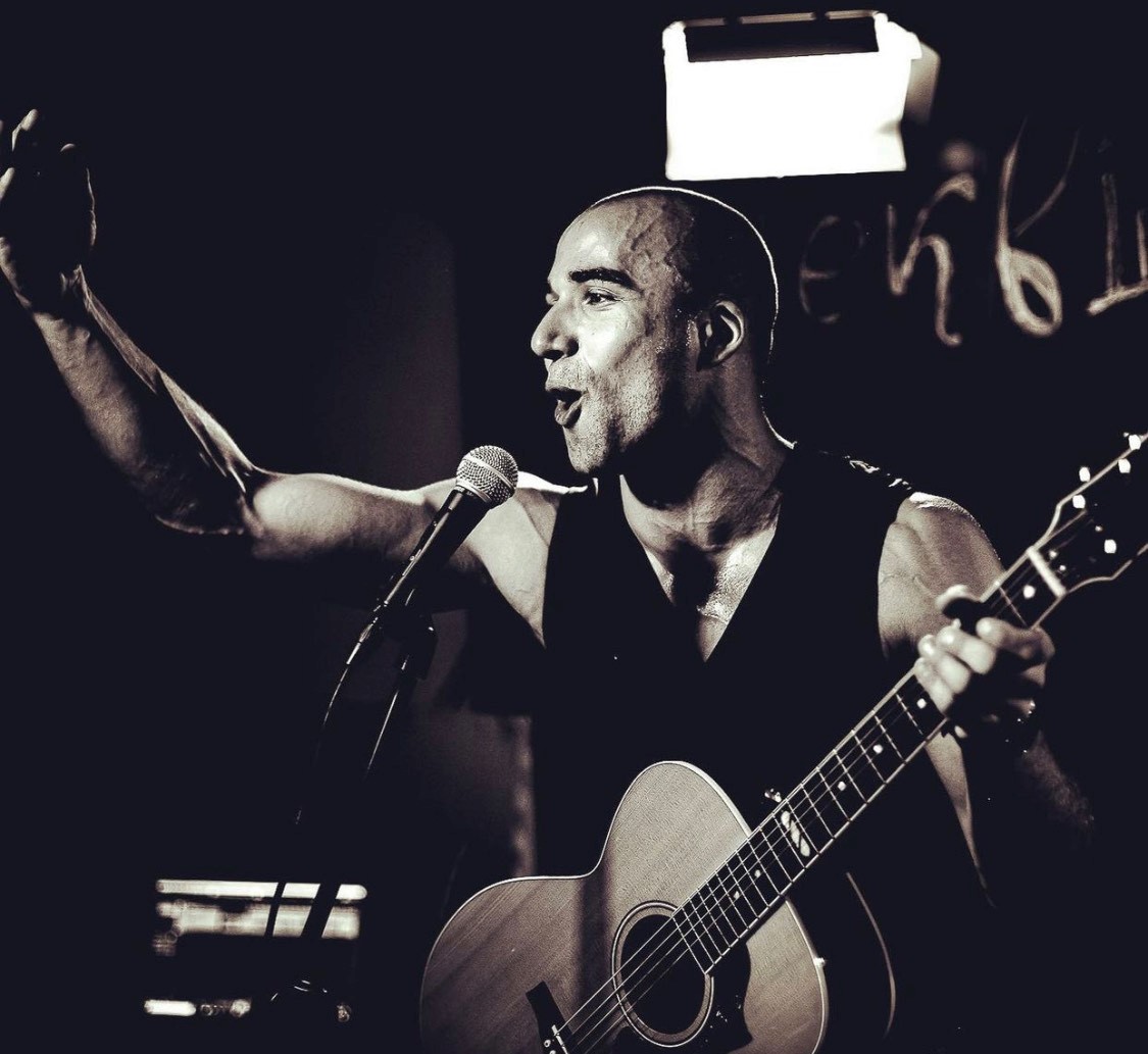 Vladislav Slepyshev performing.