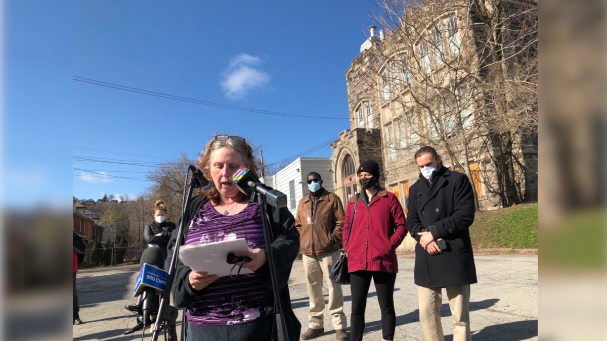 Brenda Hind, a resident of the Cathedral Women's Shelter in Hamilton, addresses the media on April 20, 2022. Hind and a number of residents have suggested conditions at the central Hamilton shleter are 'dangerous' and 'inhumane.'.
