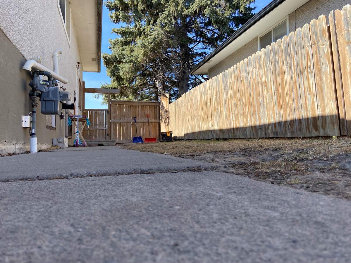 Walkway where Julie Braod laid for nearly 3 hours, waiting for paramedics in Calgary.