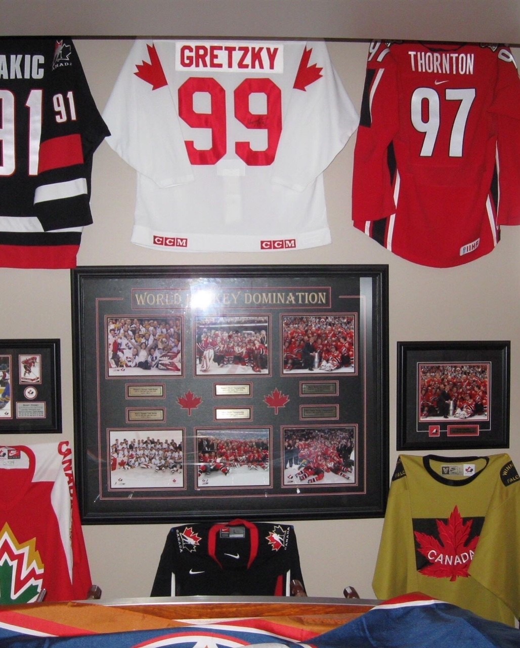 Saskatchewan hockey fan robbed of valuable Wayne Gretzky collection
