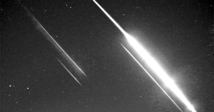 Meteorietfragmenten waarschijnlijk nabij de oostelijke oever van Lake Simcoe nadat de vallende ster zondag werd gezien