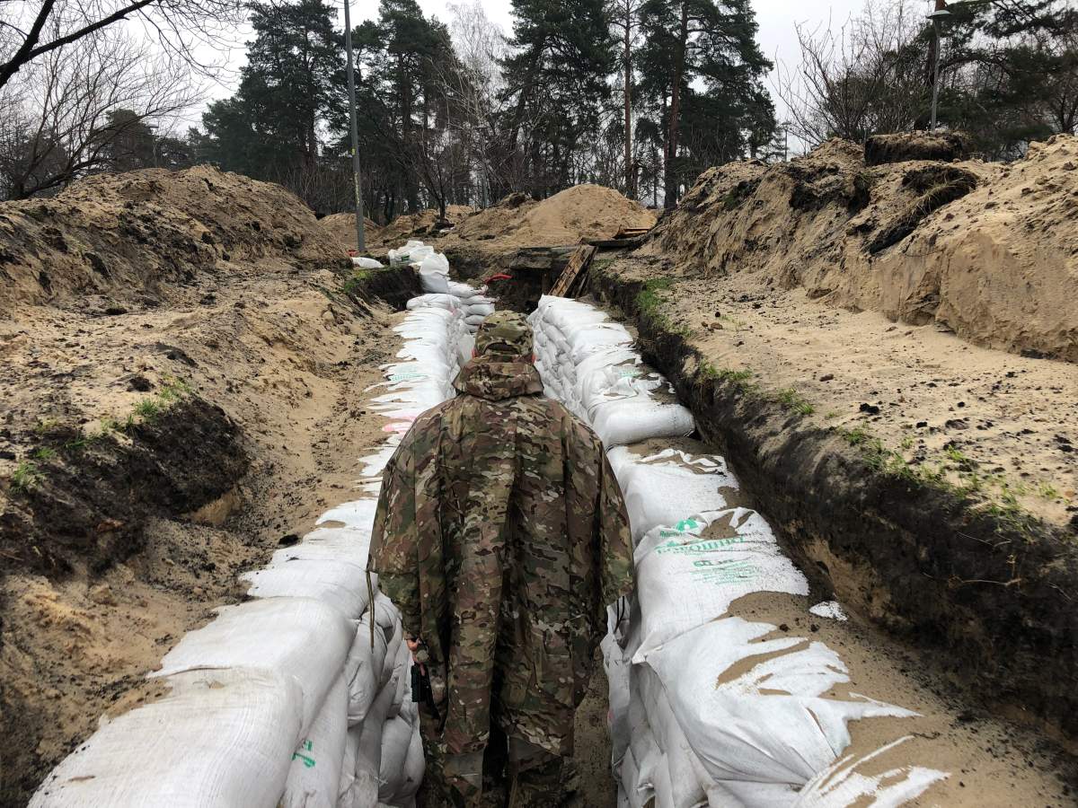 Ukrainian defensive trench, Kyiv, April 1, 2022.