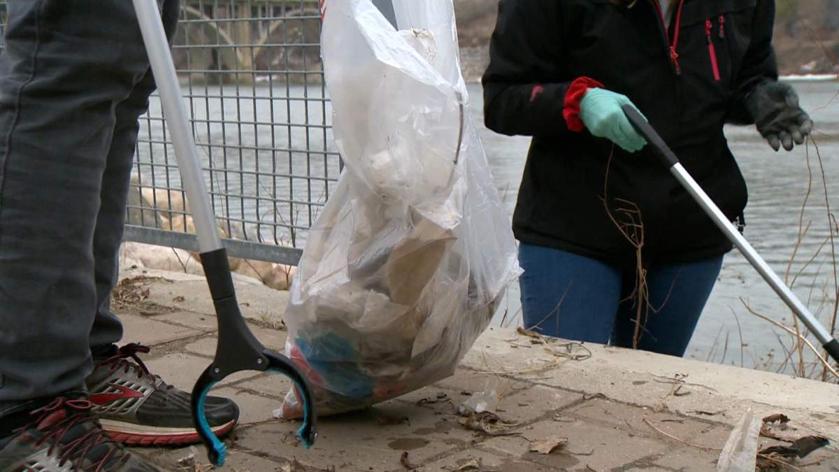 meewasin trash clean up