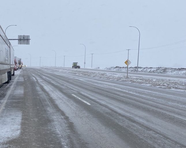 Winter weather leads to Perimeter Highway closure Winnipeg