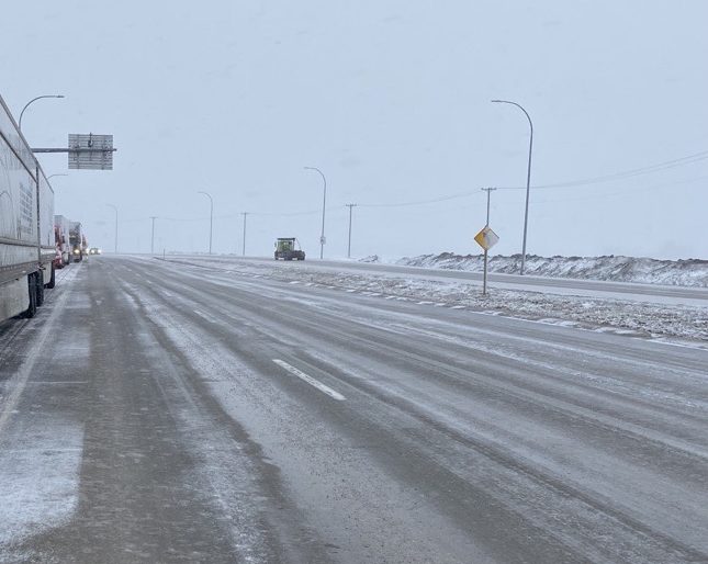Winter weather leads to Perimeter Highway closure - image
