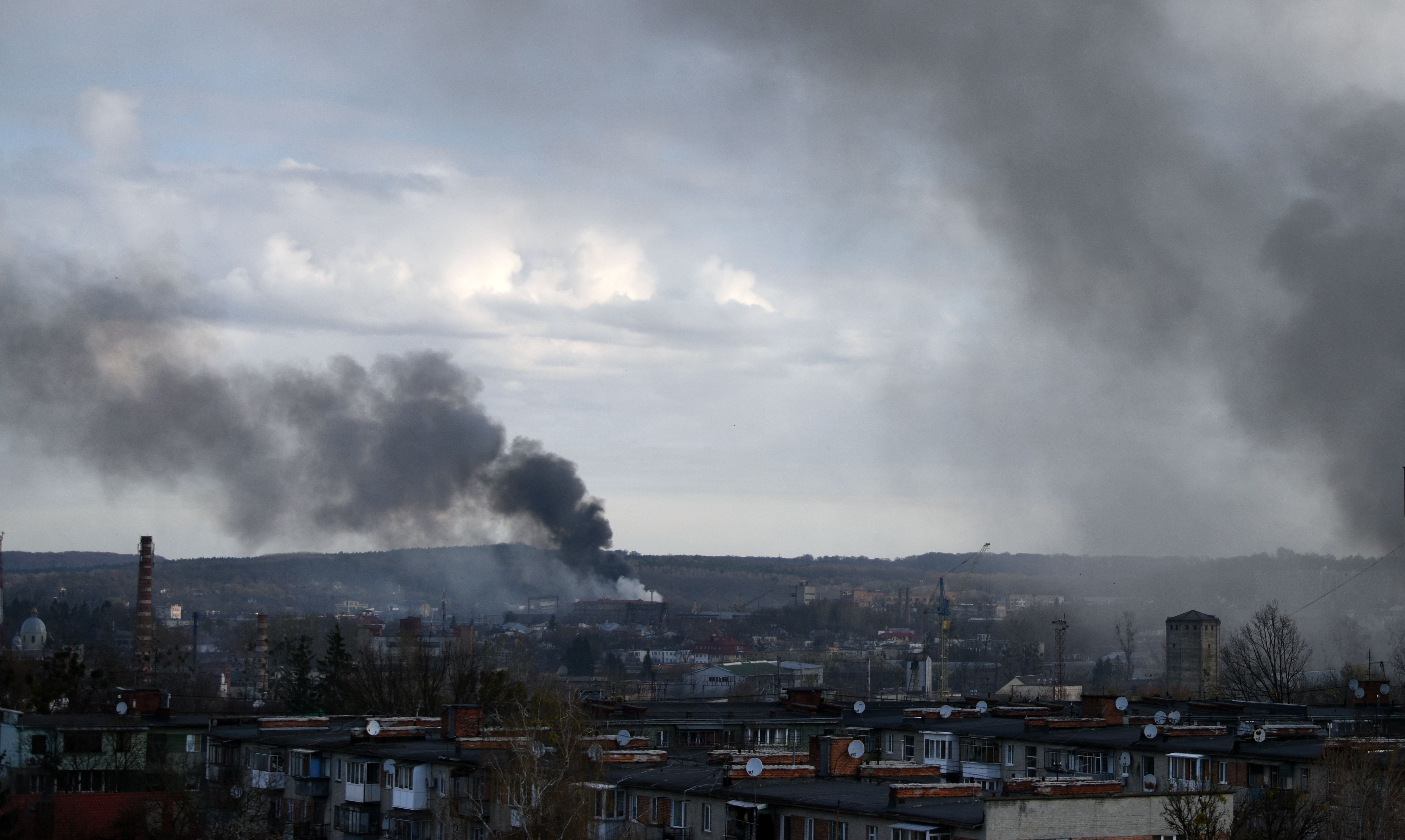 Explosions in Lviv in Western Ukraine Injure at Least 4 - The New
