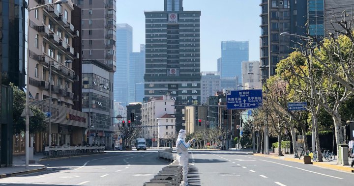 Shanghai lockdowns extended in ‘extremely grim’ COVID-19 outbreak