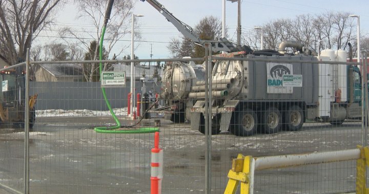 Selkirk, Man. residents raise concerns after large fuel leak at nearby gas station