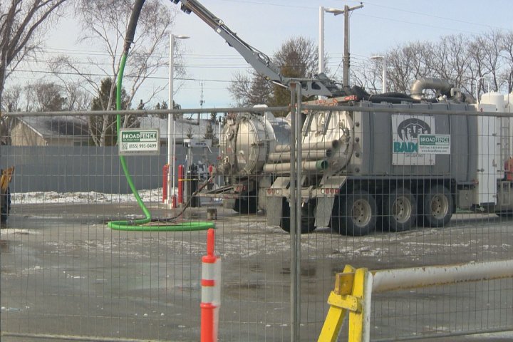 Selkirk, Man. residents raise concerns after large fuel leak at nearby gas station
