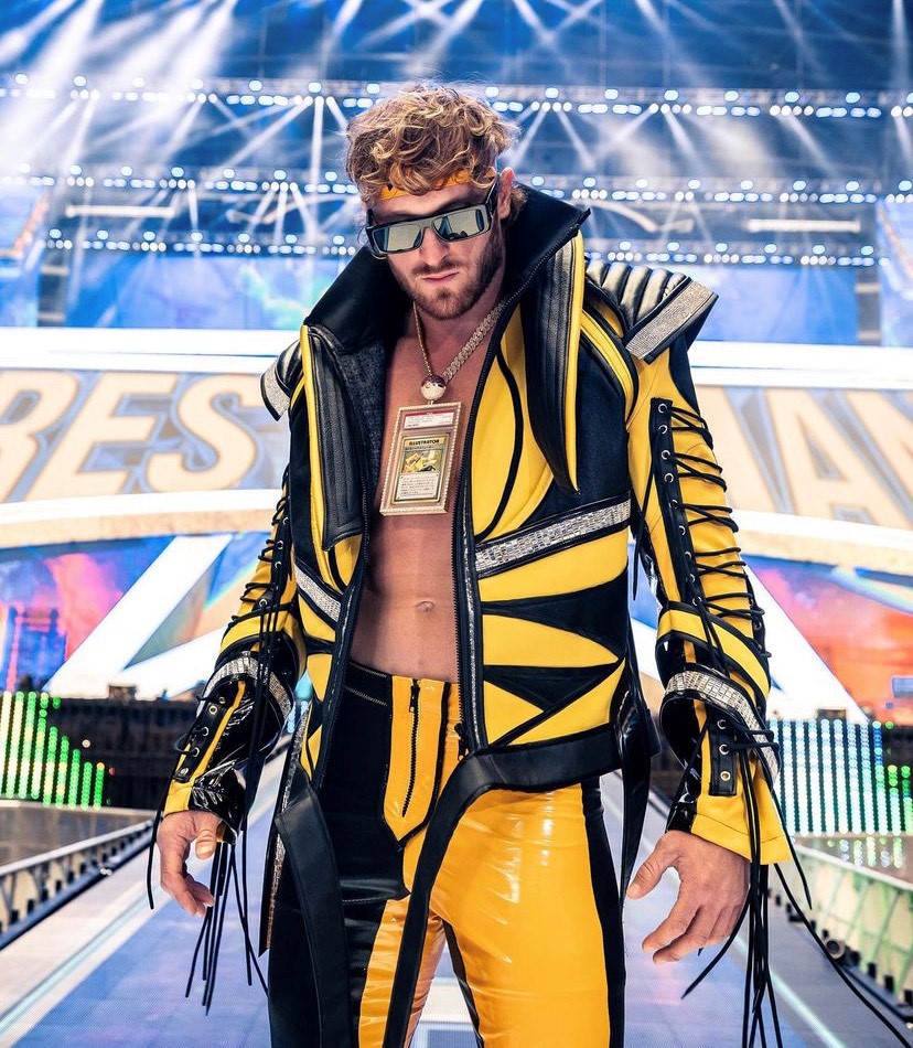 Logan Paul enters the ring at WrestleMania 38 with his over USD$5M Pokémon card around his neck.
