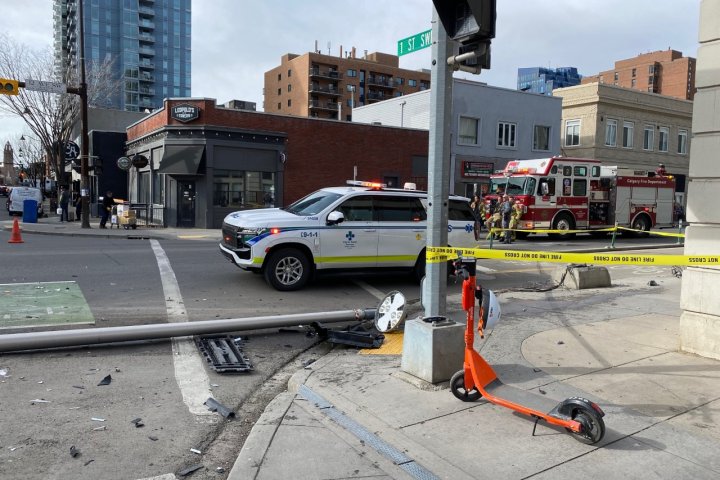 Pedestrian in serious condition after being struck by vehicle in downtown Calgary