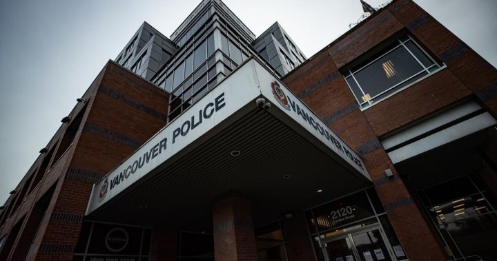 Специален общински полицай от полицейското управление на Ванкувър е обвинен