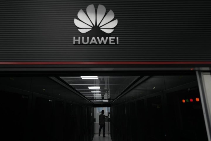 U.S. bans Huawei, ZTE equipment sales due to ‘unacceptable risk’ to national security