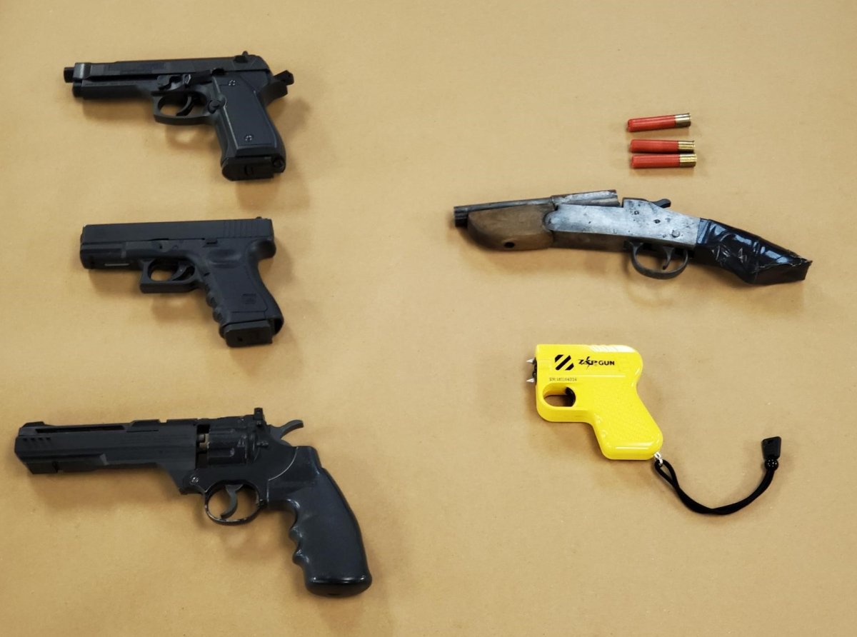 Teen, 14, among 7 charged after replica guns, loaded shotgun seized in south London bust: police - image