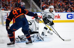 Continue reading: Edmonton Oilers load up top line for Game 6 in L.A.
