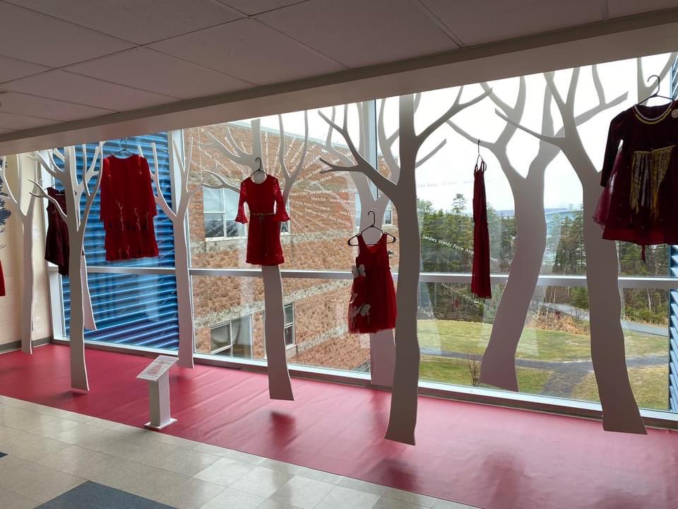 THREADS OF UNITY: THE RED DRESS PROJECT - University of Fashion Blog