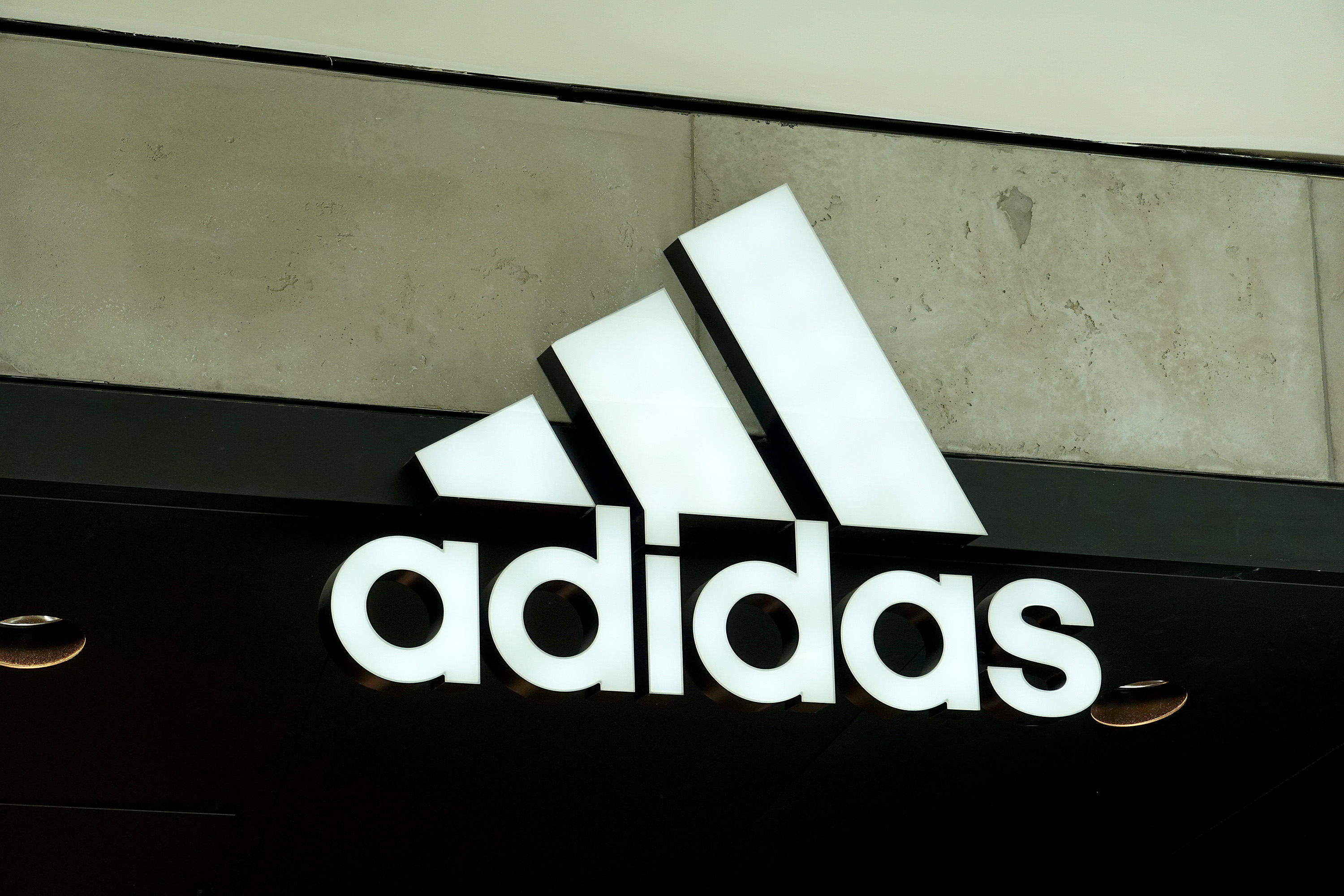 Adidas sports bra adverts banned over bare breasts : r/offbeat