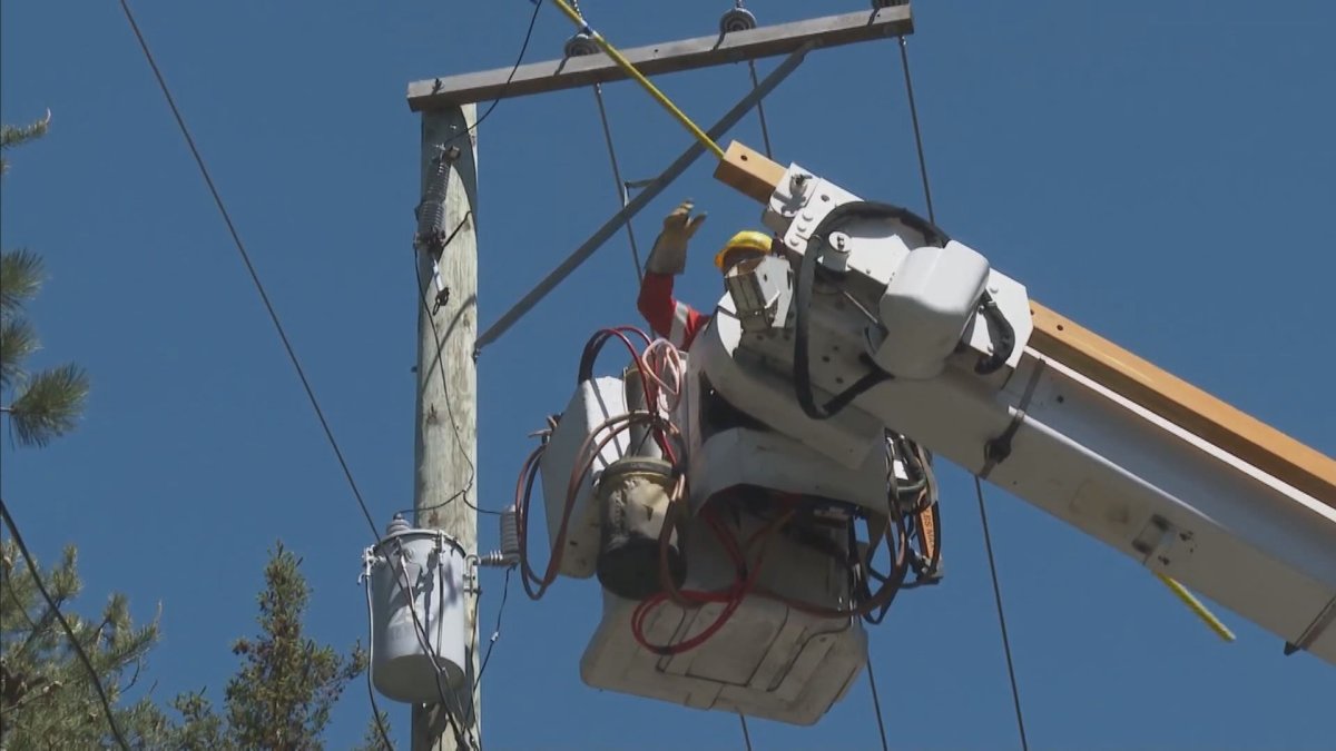 Hydro-Québec restores power to thousands more affected by killer storms. 