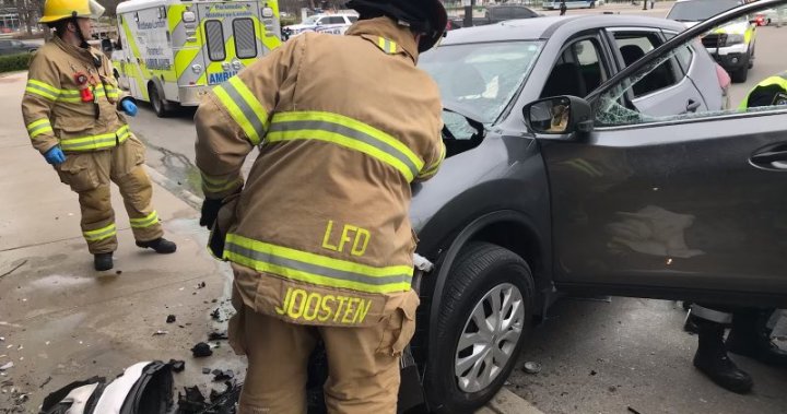 Investigation underway after vehicle strikes Masonville mall in London, Ont.