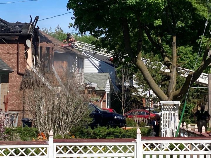 4-alarm Etobicoke Fire Sends 2 To Hospital - Toronto | Globalnews.ca