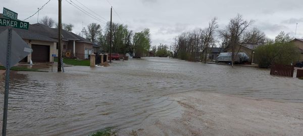 Mandatory evacuations ordered at Dauphin Lake communities over flooding - image