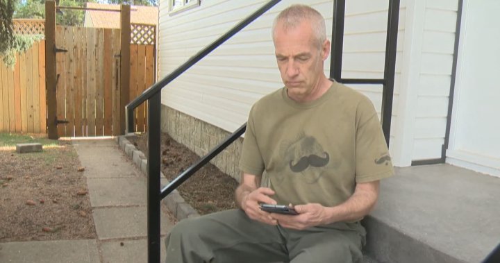 Alberta man conned out of thousands of dollars thanks to new twist on old scam