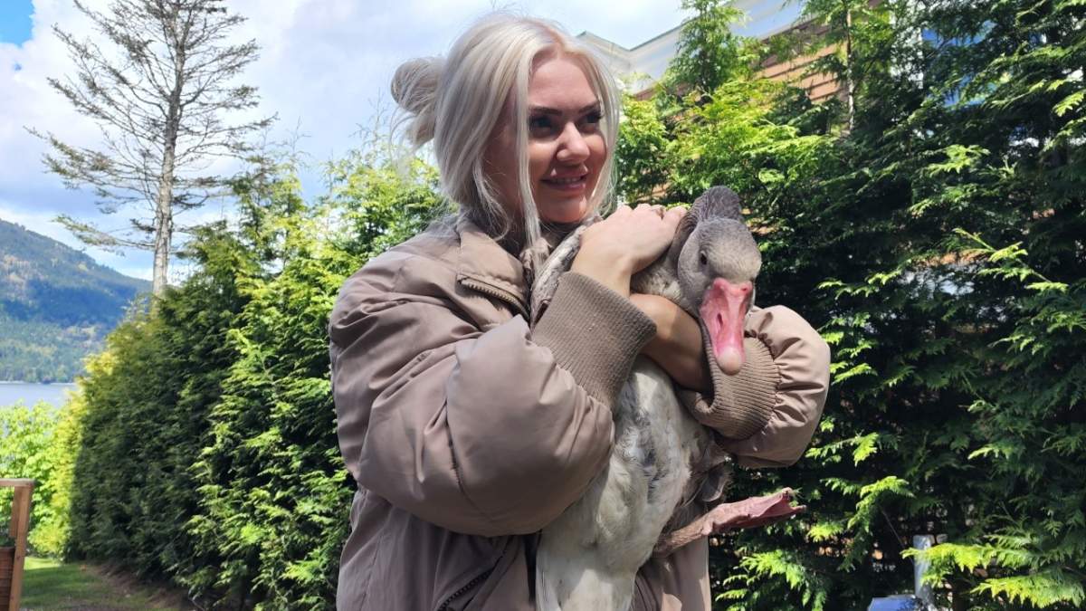 Cait Oakley and Frankie