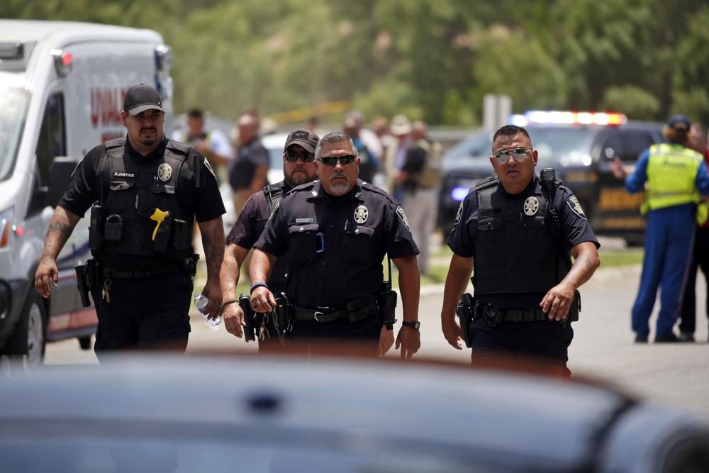 Police inaction moves to center of Texas school shooting investigation 