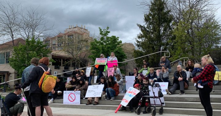 Rally for women’s abortion rights in Kelowna, BC – Okanagan