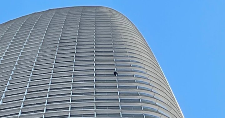 Person arrested after climbing Salesforce Tower in San Francisco
