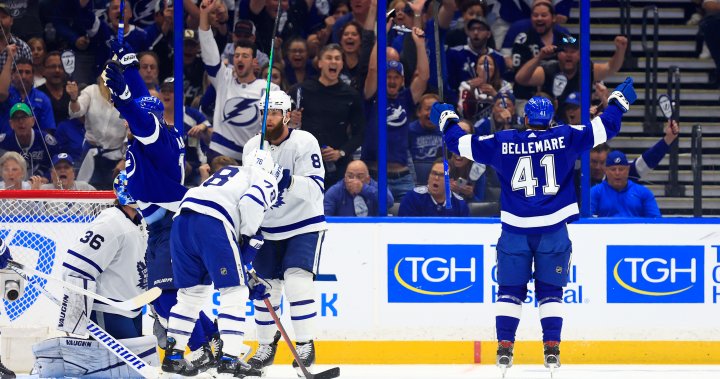 Tampa Bay Lightning beat Maple Leafs to tie first-round series playoff 2-2