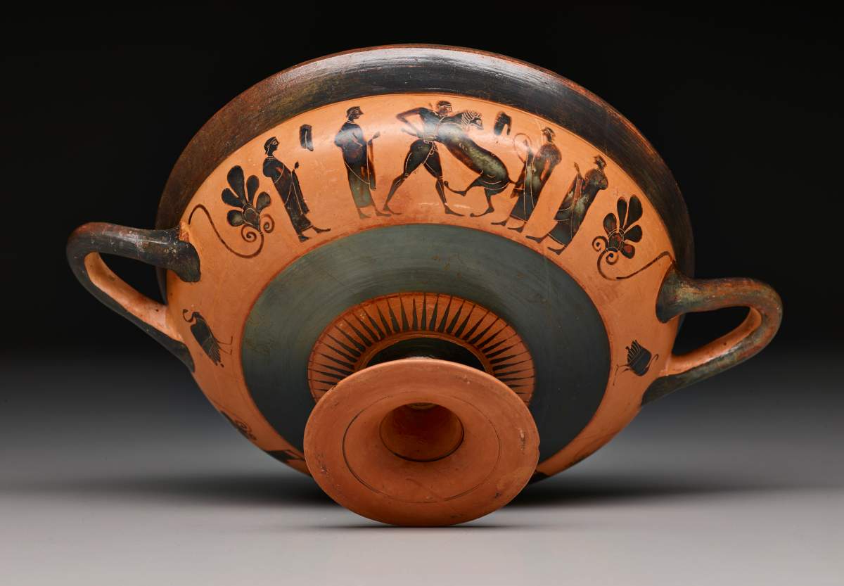 This ancient Greek kylix from the Dallas Museum of Art was destroyed Wednesday. It's exterior depicts Hercules slaying the Nemean lion, a mythical creature with golden fur that is impervious to mortal weapons.