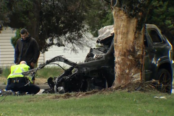 Driver dies in fiery crash in Burnaby, B.C. despite ‘heroic’ efforts from witnesses