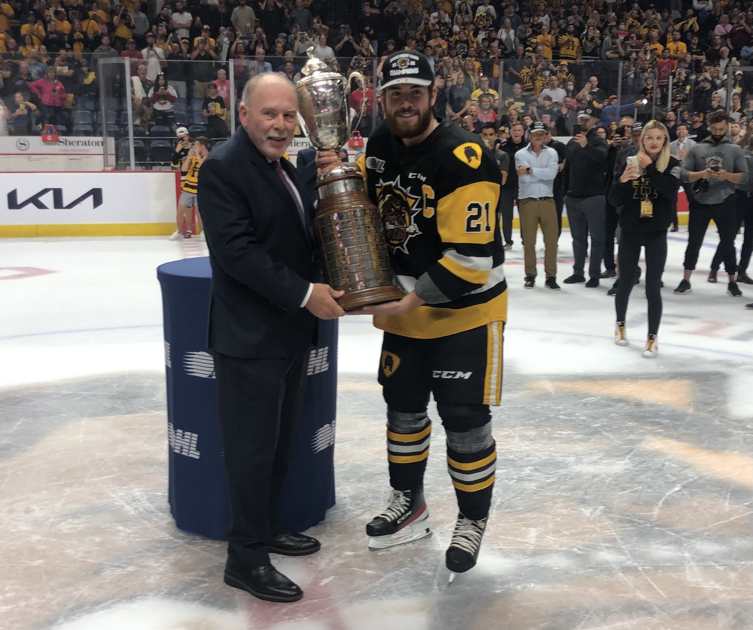 Hamilton Bulldogs win OHL Championship, book trip to Memorial Cup