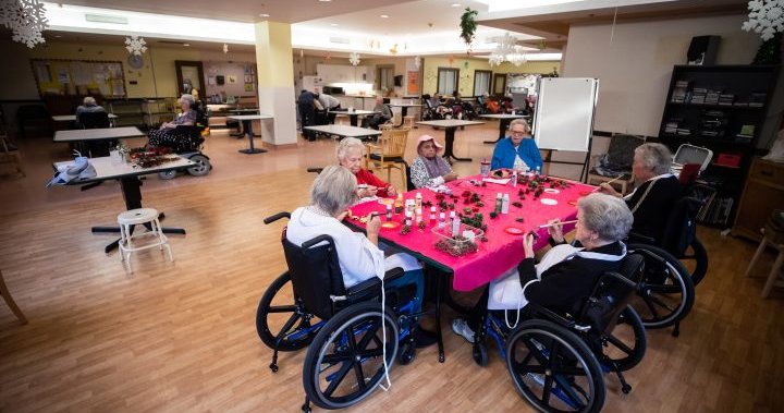 Nearly 100 Ontario long-term care homes haven’t installed air conditioning in all rooms