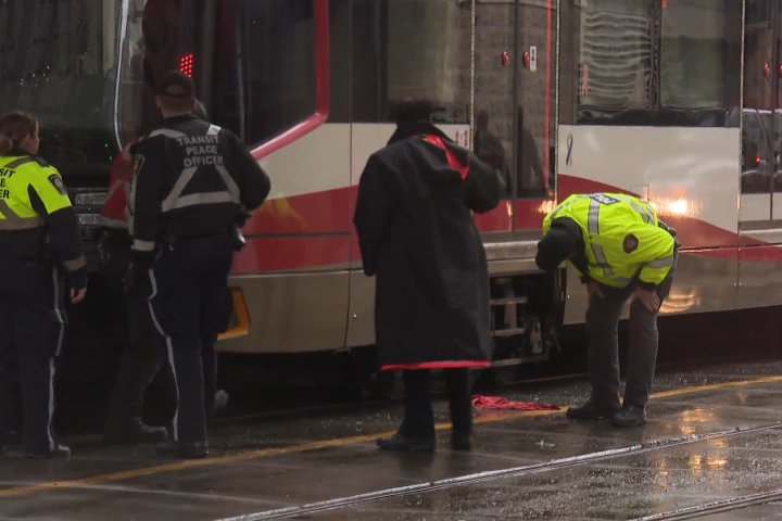 Woman falls onto CTrain tracks after altercation on platform in downtown Calgary