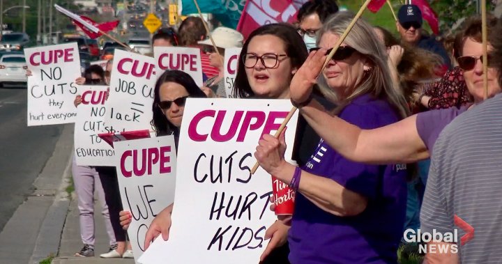 Ontario education workers’ union to issue results of strike vote amid talks with province